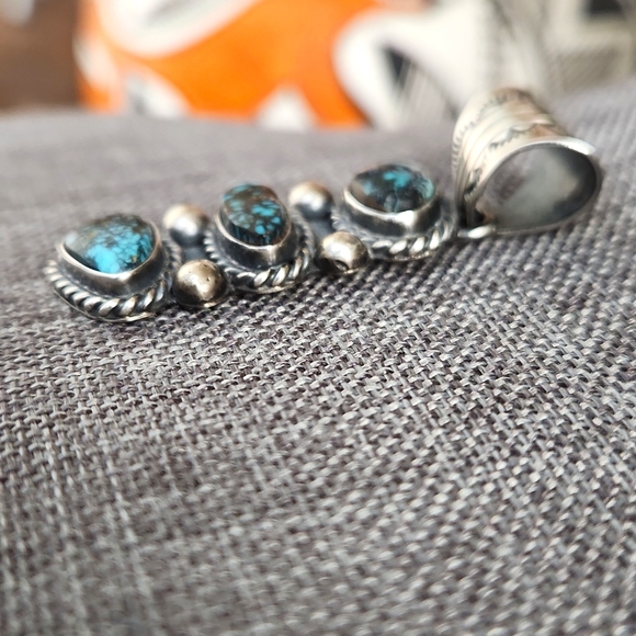 Amazing NWOT Native American Navajo 3 Stone Turquoise Pendant 💙 - Picture 3 of 11